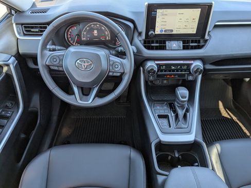 Used 2024 Toyota RAV4 XLE Premium image 6