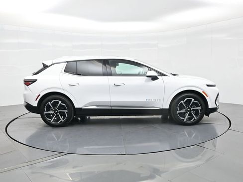 Used 2025 Chevrolet Equinox EV LT w/ Convenience Package image 5