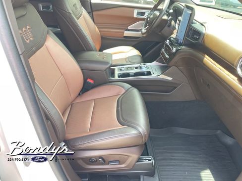 Used 2022 Ford Explorer King Ranch w/ Premium Technology Package AWD/4WD image 18