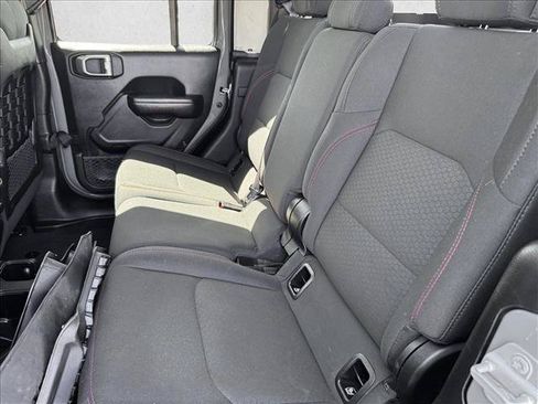 Used 2021 Jeep Gladiator Rubicon w/ Cold Weather Group AWD/4WD image 17