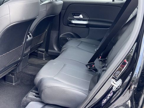 Used 2025 Mercedes-Benz GLB 250 image 20