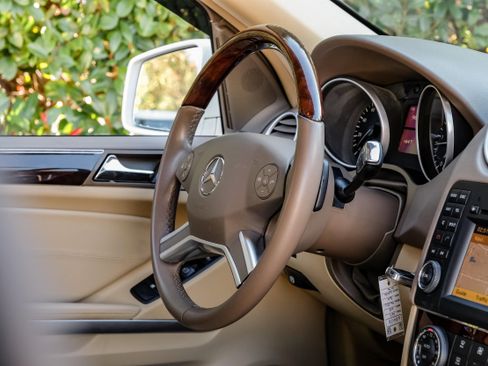 Used 2011 Mercedes-Benz ML 350 BlueTEC 4MATIC image 13