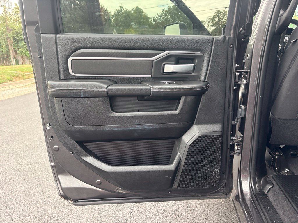 Used 2025 RAM 2500 Big Horn AWD/4WD image 17