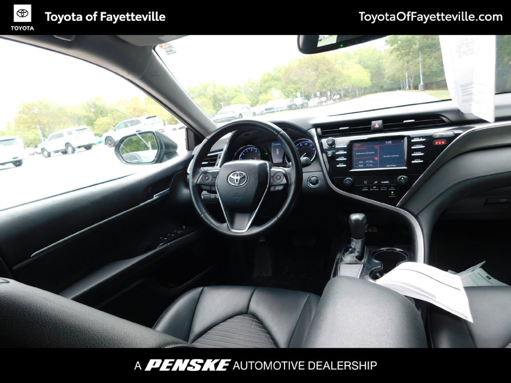 Used 2018 Toyota Camry SE w/ Convenience Package FWD image 2