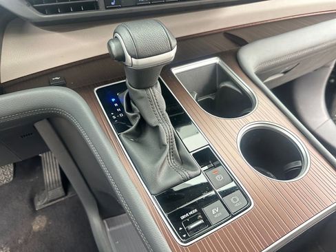 Used 2024 Toyota Sienna XLE image 17