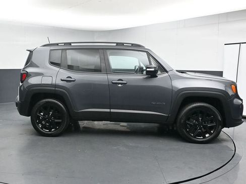 Used 2022 Jeep Renegade Altitude AWD/4WD image 12
