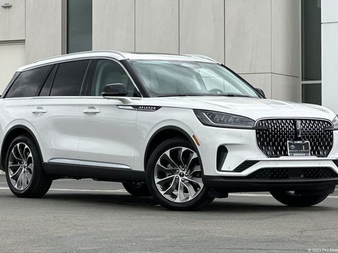 New 2026 Lincoln Aviator 2WD image 1