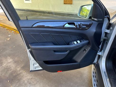 Used 2015 Mercedes-Benz GL 450 4MATIC w/ Appearance Package image 20
