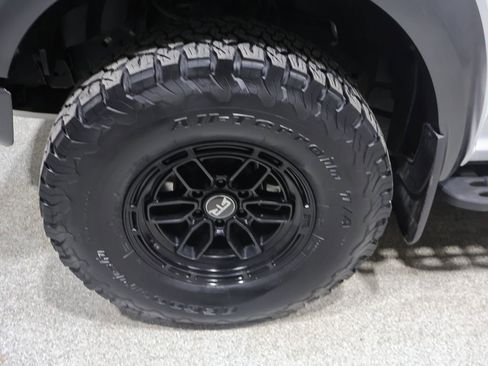 Used 2017 Ford F150 Raptor w/ Equipment Group 802A Luxury image 10