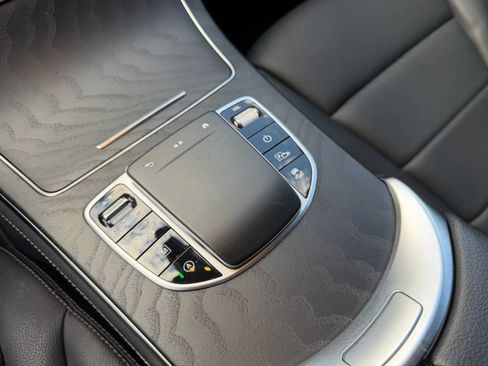 Used 2021 Mercedes-Benz GLC 300 4MATIC image 30