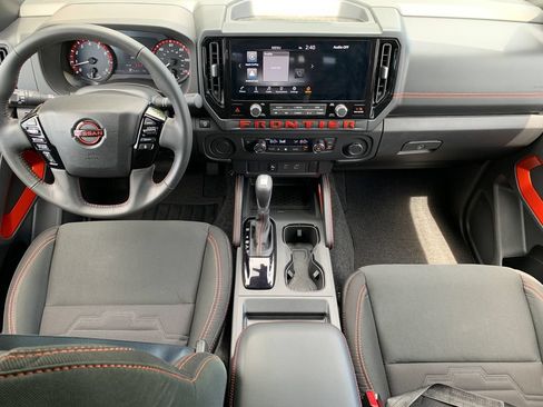 Used 2025 Nissan Frontier Pro-X RWD image 14