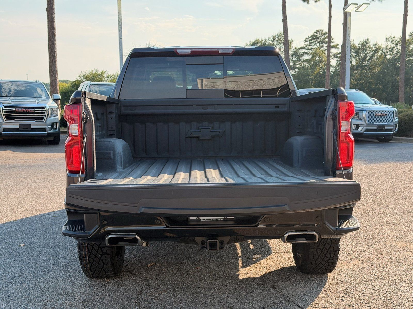 Used 2023 Chevrolet Silverado 1500 LT Trail Boss w/ LT Trail Boss Premium Package AWD/4WD image 32