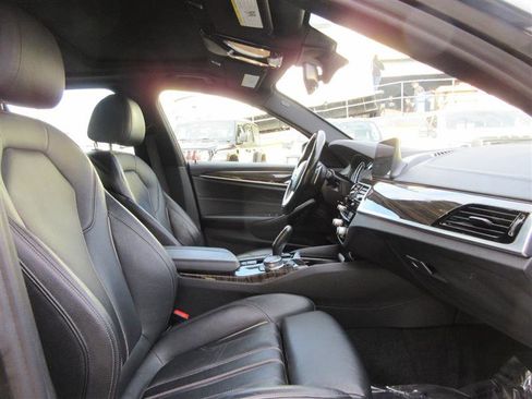 Used 2018 BMW 540i xDrive image 32