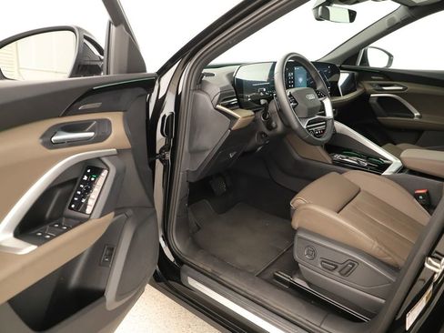 Certified 2025 Audi Q5 Prestige image 14