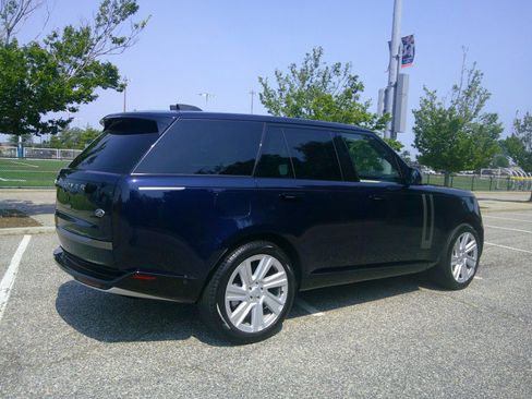 Used 2023 Land Rover Range Rover SE AWD/4WD image 25