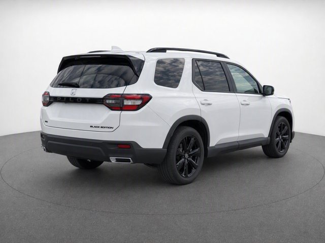Used 2025 Honda Pilot Black Edition image 3