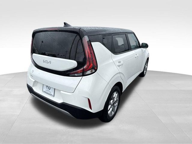 Used 2024 Kia Soul S FWD image 8