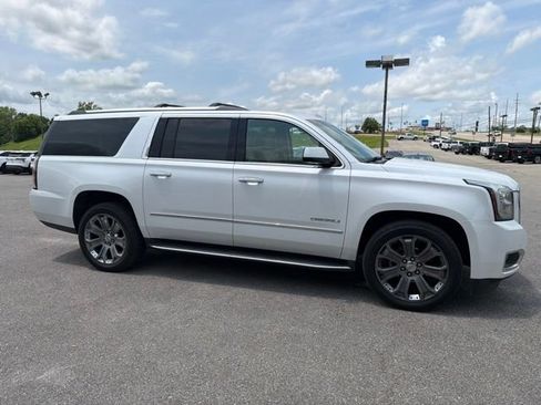 Used 2016 GMC Yukon XL Denali w/ Open Road Package AWD/4WD image 12