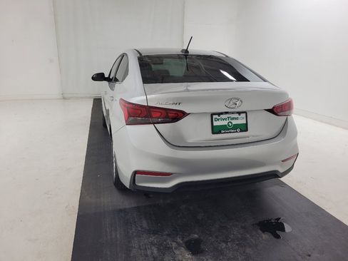 Used 2022 Hyundai Accent SEL FWD image 6