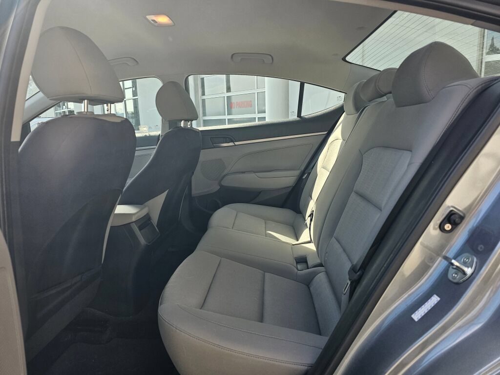 Used 2017 Hyundai Elantra SE FWD image 15