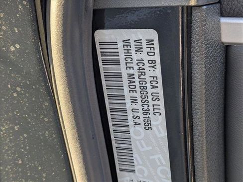 New 2025 Jeep Grand Cherokee Limited w/ Black Appearance Package image 19