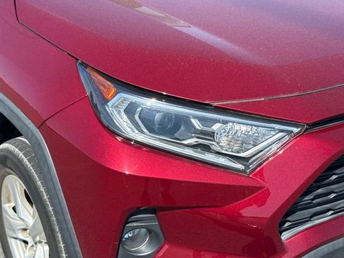 Used 2021 Toyota RAV4 XLE w/ Convenience Package AWD/4WD image 12