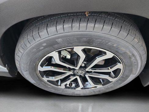 Certified 2025 Toyota Corolla Cross AWD Hybrid w/ Moonroof Package image 32