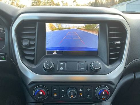 Used 2023 GMC Acadia SLT image 21