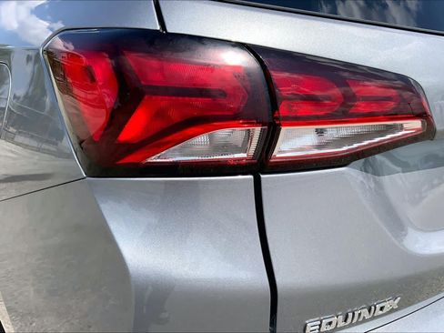 Used 2023 Chevrolet Equinox LS FWD image 28