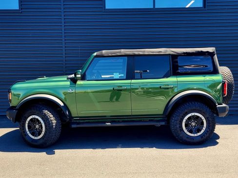 Used 2022 Ford Bronco Outer Banks w/ Sasquatch Package AWD/4WD image 3