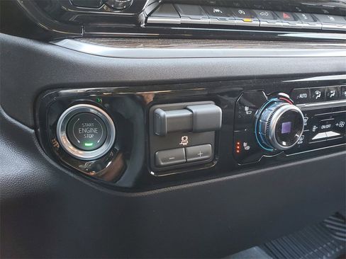 New 2026 GMC Sierra 1500 Elevation image 17