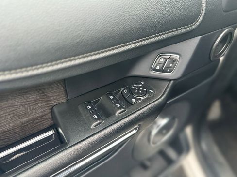 Used 2019 Ford Expedition Limited w/ Equipment Group 302A AWD/4WD image 15