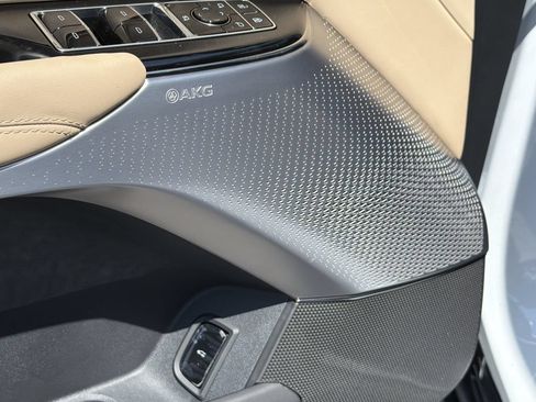 New 2026 Cadillac Lyriq V w/ Exterior Carbon Fiber Package AWD/4WD image 19