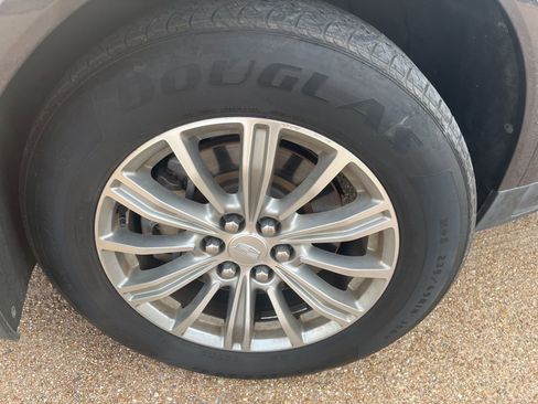 Used 2017 Cadillac XT5 Luxury image 17