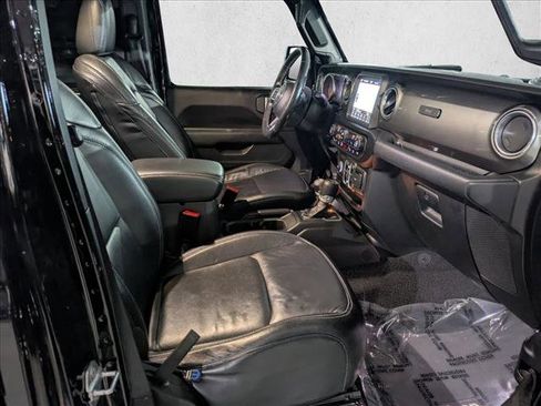 Used 2020 Jeep Wrangler Unlimited Sahara image 23