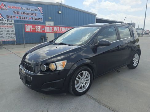Used 2015 Chevrolet Sonic LT w/ Fun and Sun Package image 2