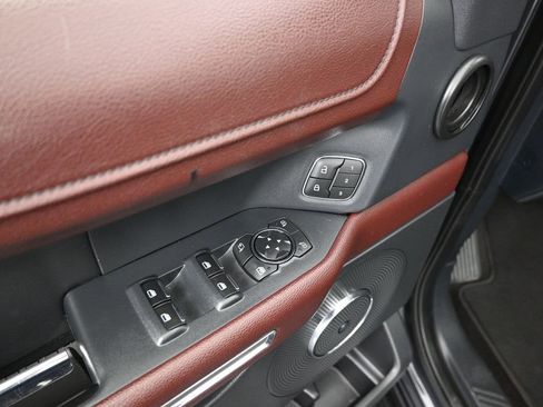 Used 2022 Ford Expedition Limited image 10