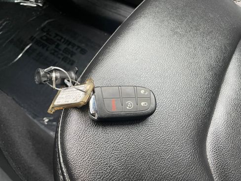 Used 2025 Jeep Compass Limited image 22