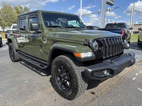 Used 2023 Jeep Gladiator Willys image 3