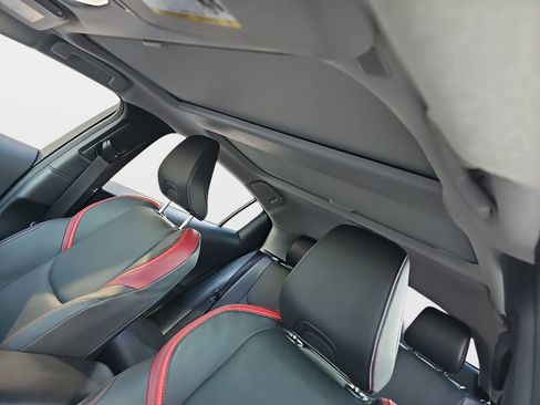 Certified 2025 Toyota Prius Plug-In Hybrid image 18