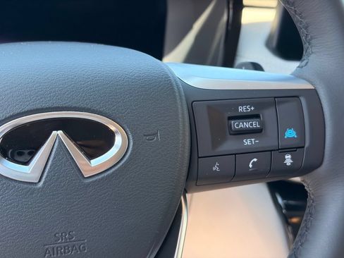 Certified 2027 INFINITI QX60 Luxe w/ Family Package FWD image 32