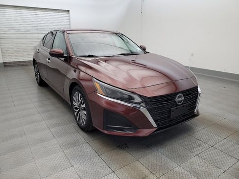 Used 2023 Nissan Altima 2.5 SV FWD image 13