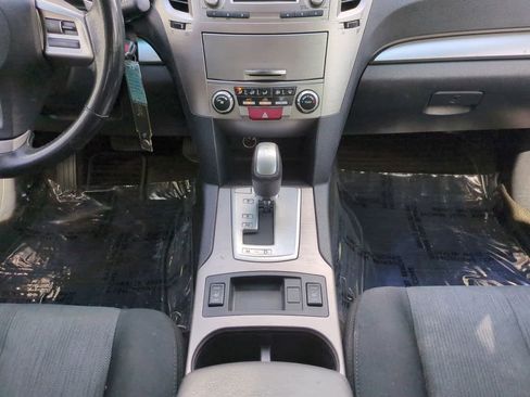 Used 2014 Subaru Legacy 2.5i Premium AWD/4WD image 18