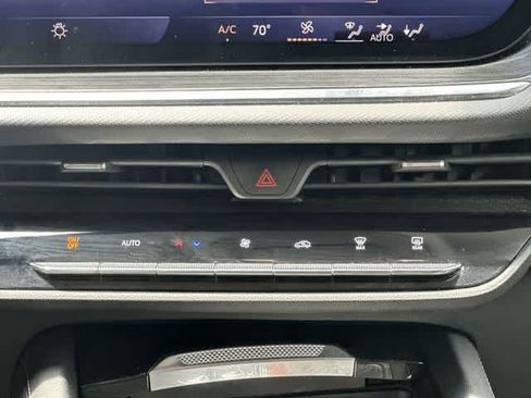 Used 2024 Buick Envision Preferred AWD/4WD image 15