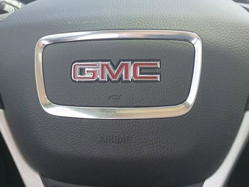Used 2024 GMC Terrain SLE w/ Driver Convenience Package FWD image 16