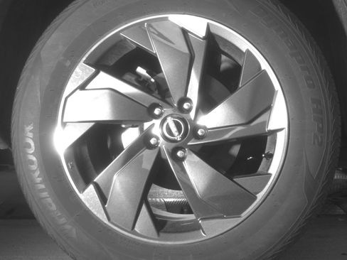 Used 2025 Nissan Rogue SV image 15