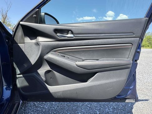Used 2019 Nissan Altima 2.5 SR FWD image 14
