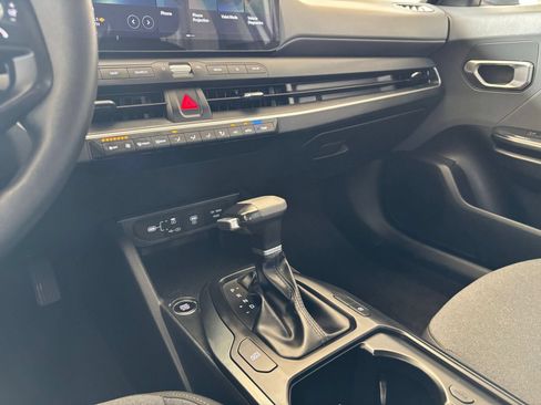 Used 2025 Kia K4 FWD image 41