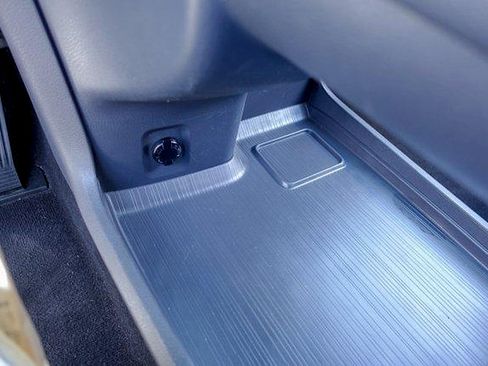 Certified 2023 Toyota Sienna LE FWD image 21