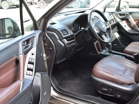 Used 2017 Subaru Forester 2.5i Touring AWD/4WD image 13